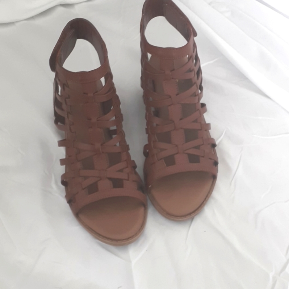Brown sandle heels